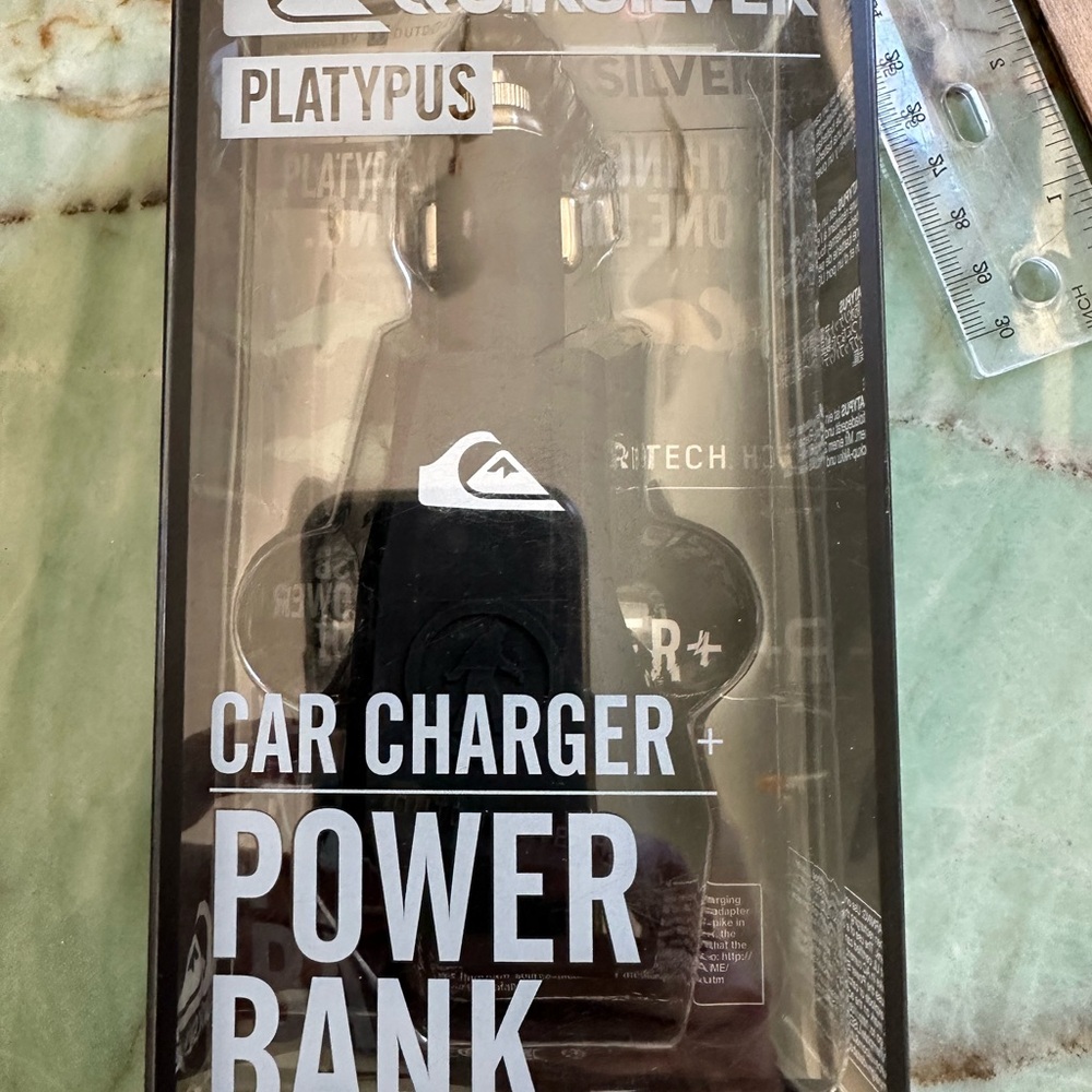 Quiksilver USB Power Bank - Black and Green